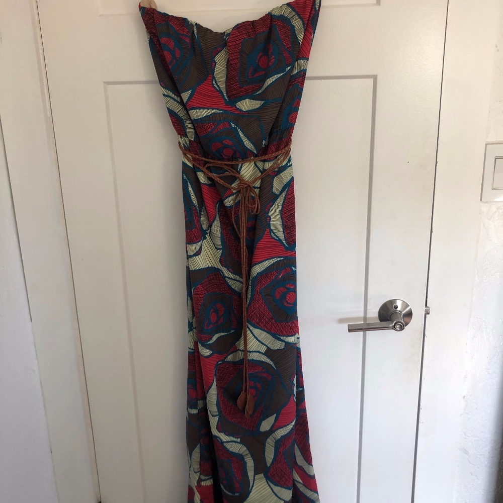 sleeveless dress